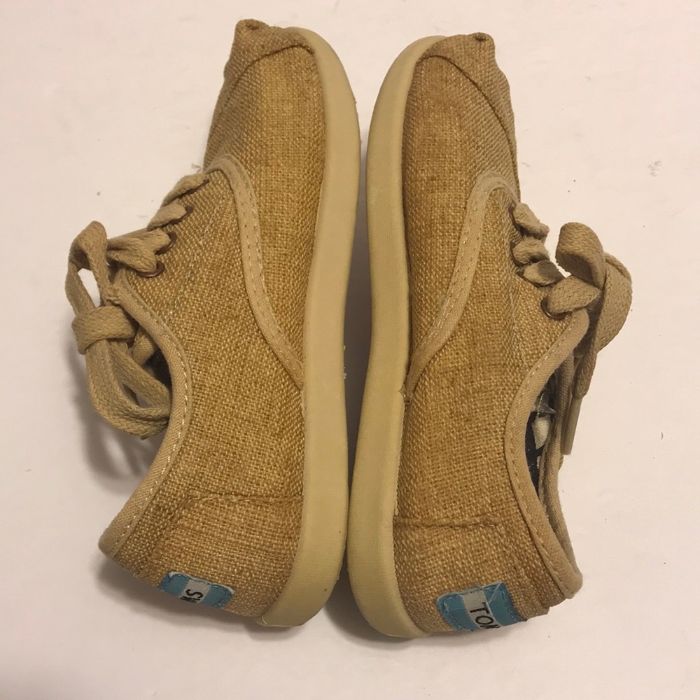 Toms - Picture 4 of 6